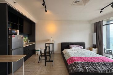 Crown Tower @ Empire City