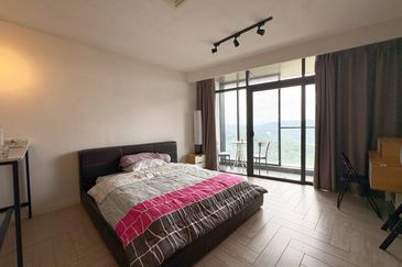 Crown Tower @ Empire City