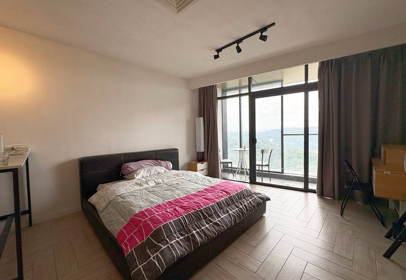 Crown Tower @ Empire City