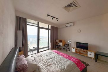 Crown Tower @ Empire City