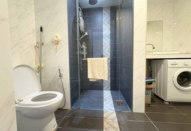 Crown Tower @ Empire City