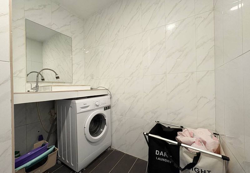 Crown Tower @ Empire City