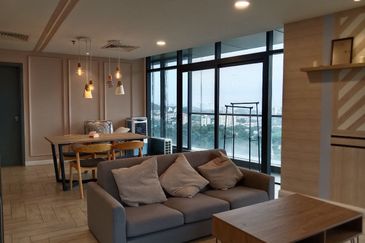 Crown Tower @ Empire City