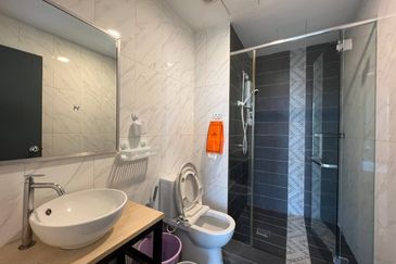 Crown Tower @ Empire City