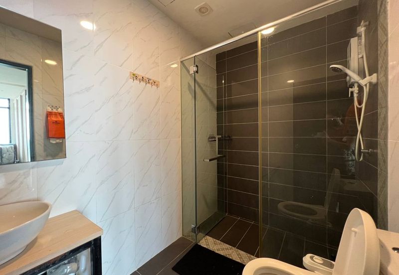 Crown Tower @ Empire City