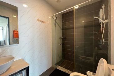 Crown Tower @ Empire City