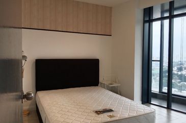 Crown Tower @ Empire City