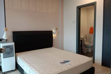 Crown Tower @ Empire City