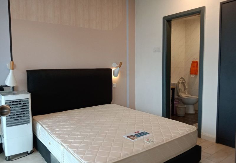 Crown Tower @ Empire City