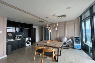 Crown Tower @ Empire City