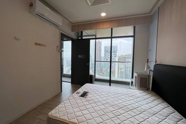 Crown Tower @ Empire City