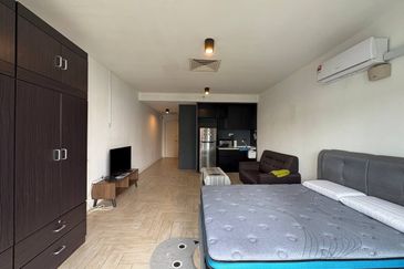 Crown Tower @ Empire City