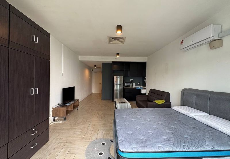 Crown Tower @ Empire City