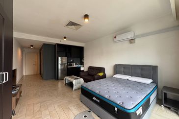 Crown Tower @ Empire City