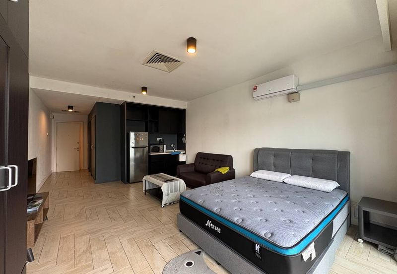 Crown Tower @ Empire City