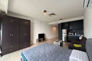 Crown Tower @ Empire City