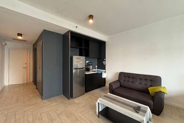 Crown Tower @ Empire City