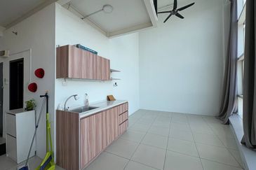 Tower M, Empire City