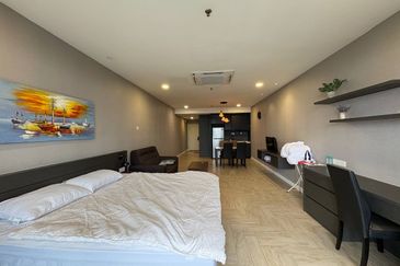 Crown Tower @ Empire City