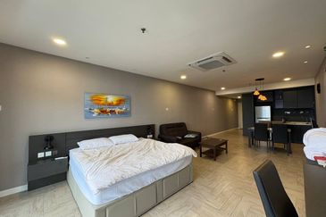 Crown Tower @ Empire City