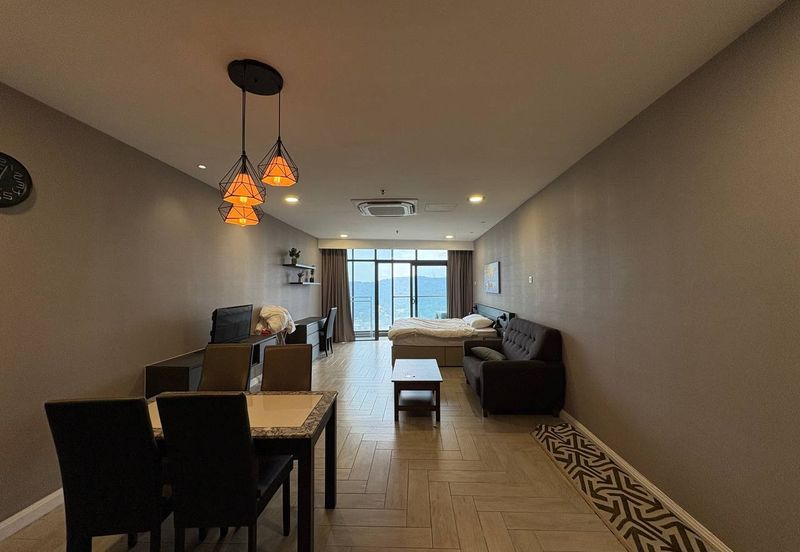 Crown Tower @ Empire City