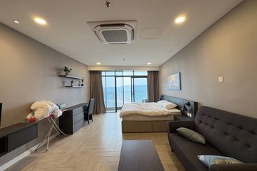 Crown Tower @ Empire City