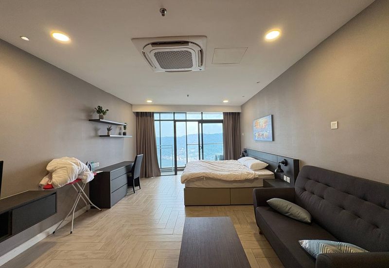 Crown Tower @ Empire City