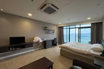 Crown Tower @ Empire City