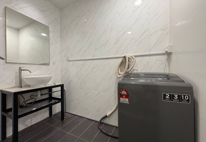 Crown Tower @ Empire City