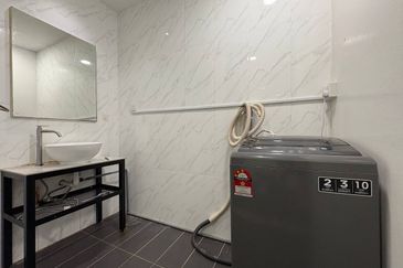 Crown Tower @ Empire City