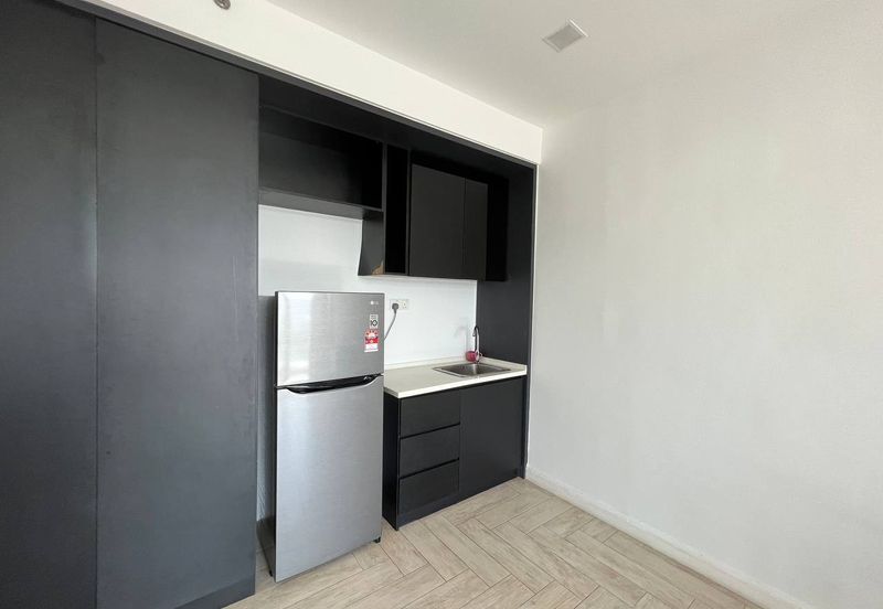 Crown Tower @ Empire City