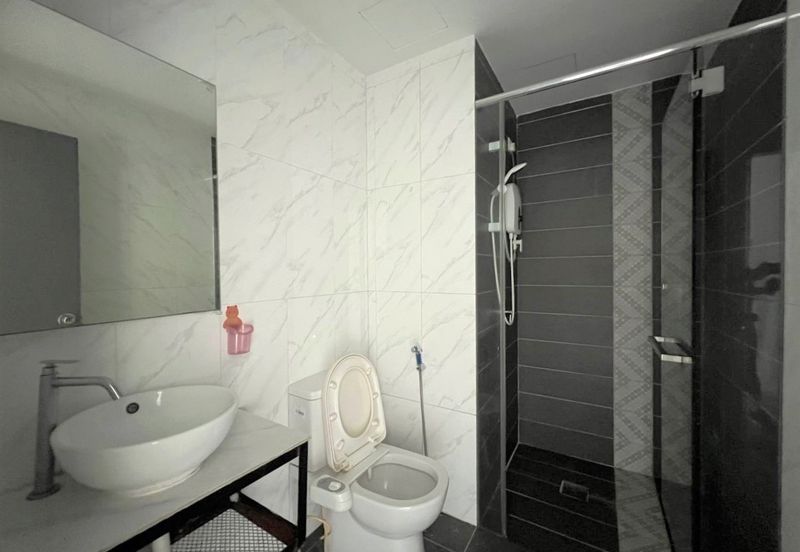 Crown Tower @ Empire City