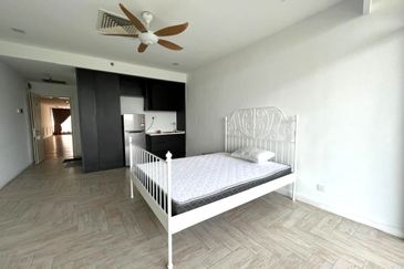 Crown Tower @ Empire City