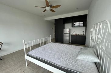 Crown Tower @ Empire City