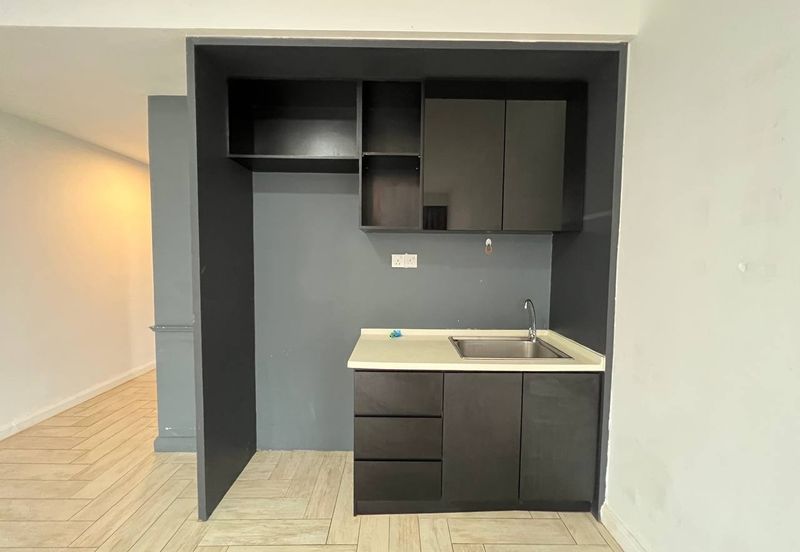 Crown Tower @ Empire City