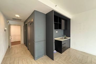 Crown Tower @ Empire City