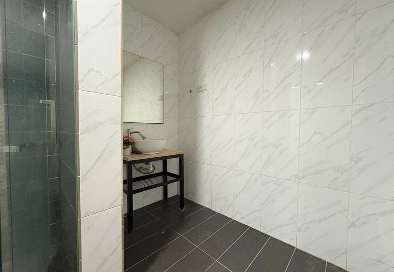 Crown Tower @ Empire City