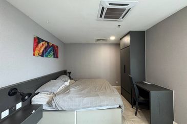 Crown Tower @ Empire City