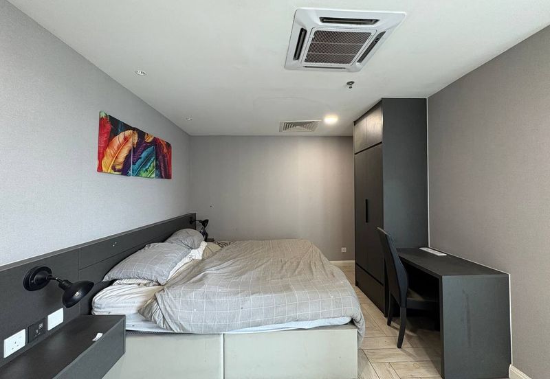 Crown Tower @ Empire City