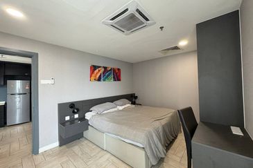 Crown Tower @ Empire City