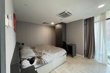 Crown Tower @ Empire City