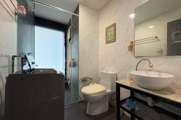 Crown Tower @ Empire City