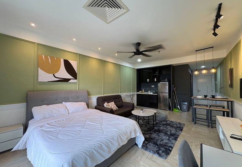 Crown Tower @ Empire City