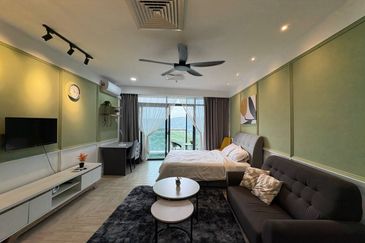 Crown Tower @ Empire City