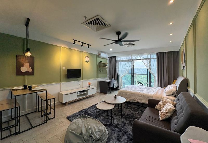 Crown Tower @ Empire City