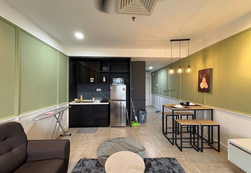 Crown Tower @ Empire City