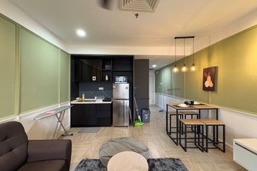 Crown Tower @ Empire City