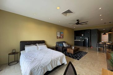 Crown Tower @ Empire City