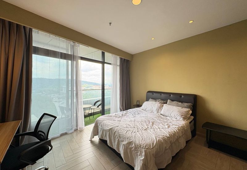 Crown Tower @ Empire City