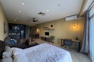 Crown Tower @ Empire City